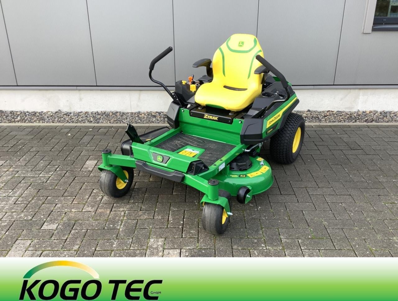 Rasentraktor a típus John Deere Z320R, Neumaschine ekkor: Stralsund (Kép 1)