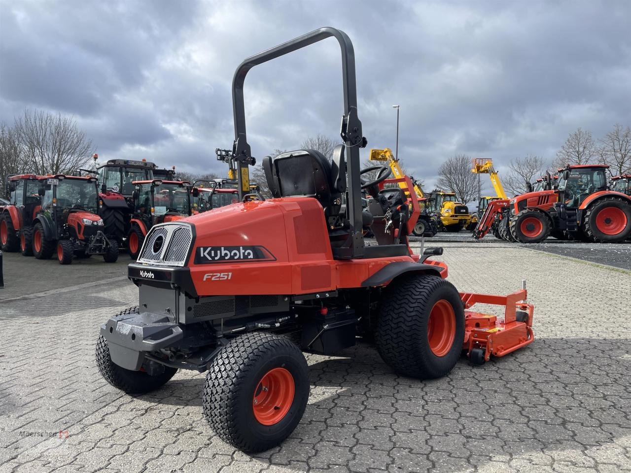 Rasentraktor des Typs Kubota F251, Neumaschine in Tönisvorst (Bild 3)