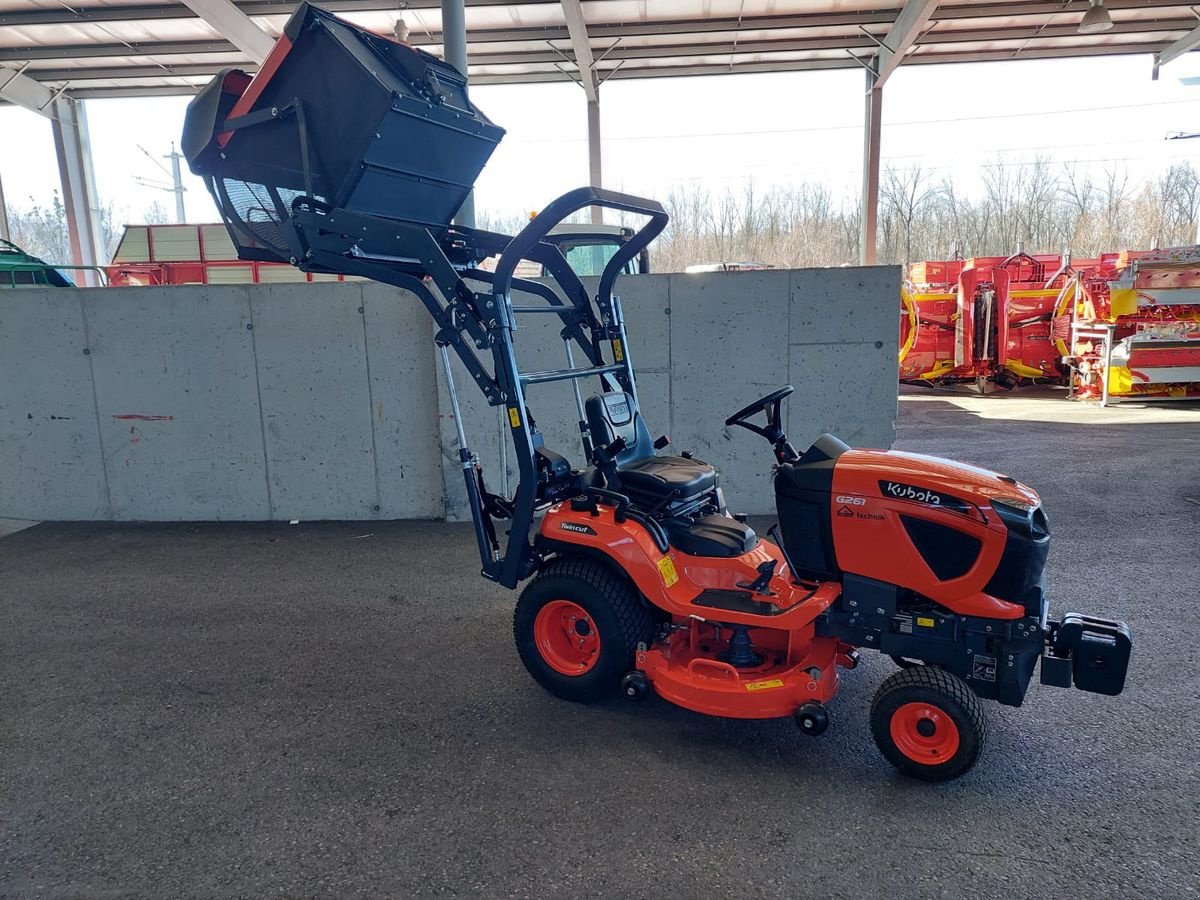 Rasentraktor of the type Kubota G 261 HD, Neumaschine in Bergheim (Picture 11)