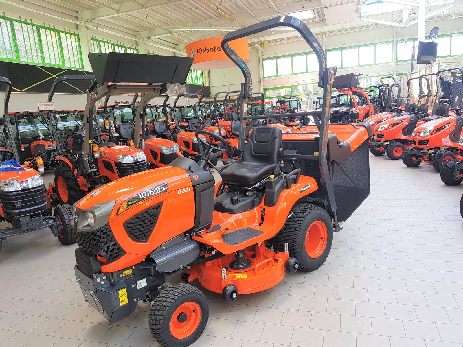 Rasentraktor van het type Kubota G231-LD, Neumaschine in Olpe (Foto 2)