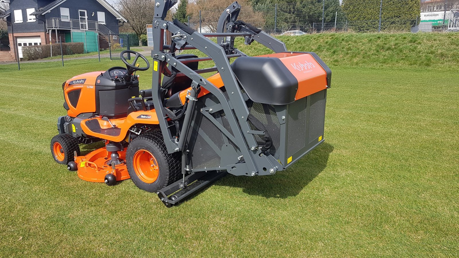 Rasentraktor van het type Kubota G261-HD Sportplatzmäher, Neumaschine in Olpe (Foto 2)