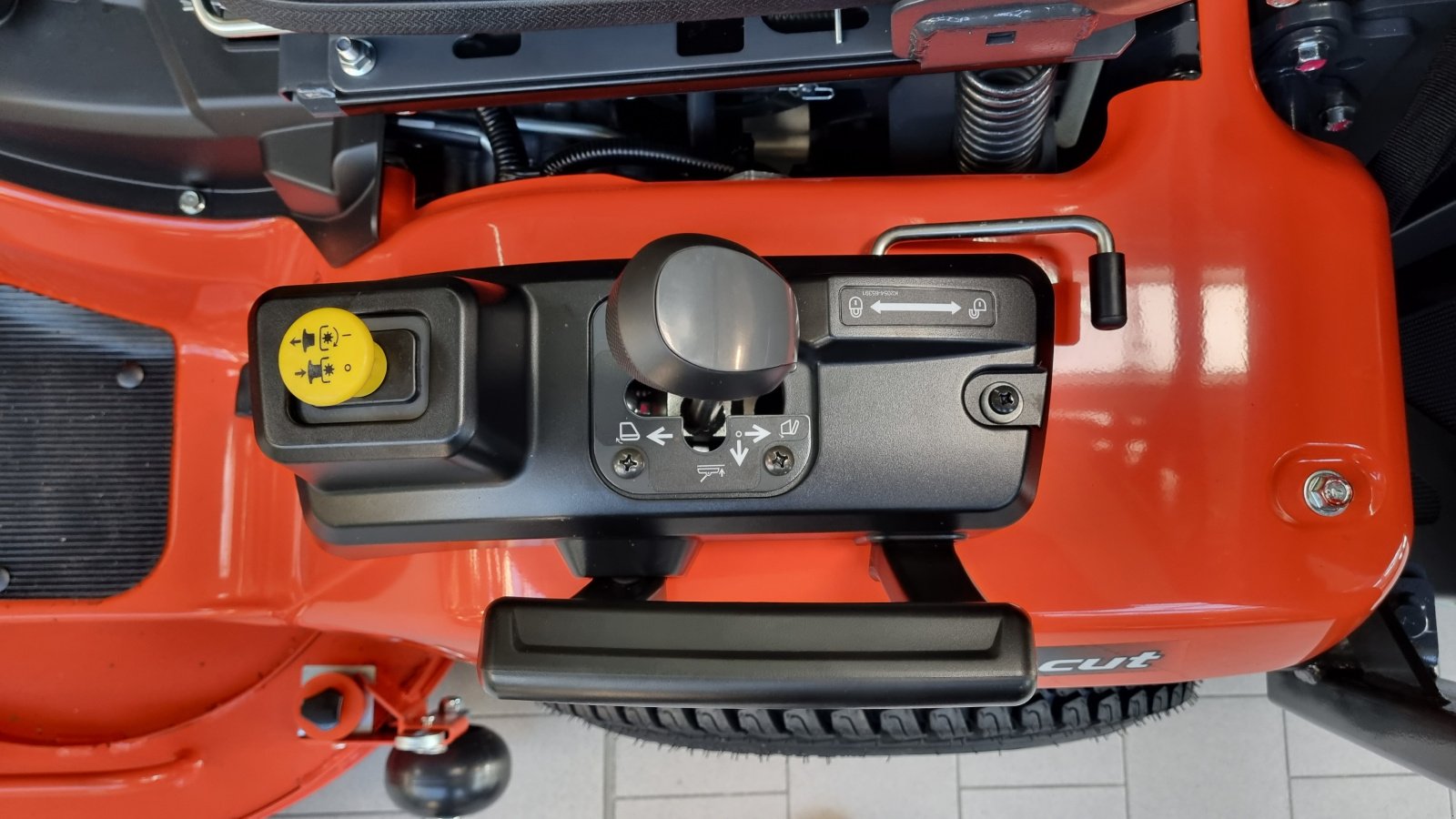 Rasentraktor del tipo Kubota G261-HD Sportplatzmäher, Neumaschine en Olpe (Imagen 11)