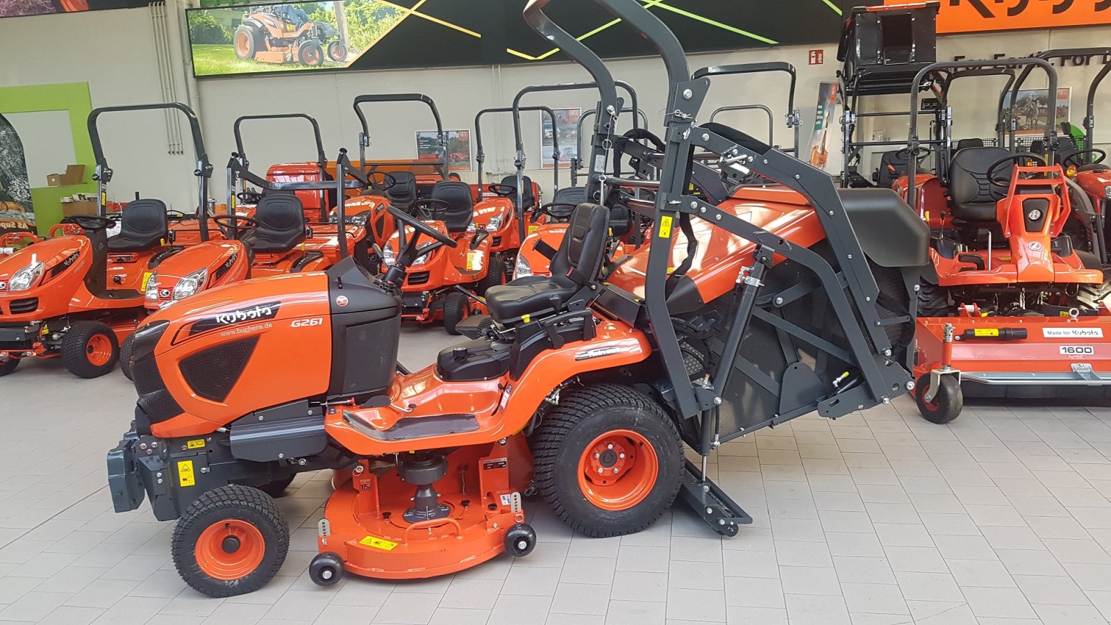 Rasentraktor des Typs Kubota G261-HD Sportplatzmäher, Neumaschine in Olpe (Bild 13)