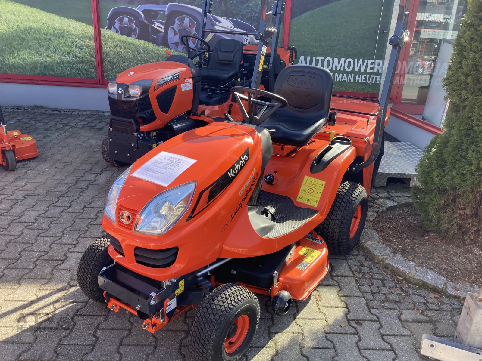 Rasentraktor of the type Kubota GR 1600 III, Neumaschine in Schweitenkirchen (Picture 6)