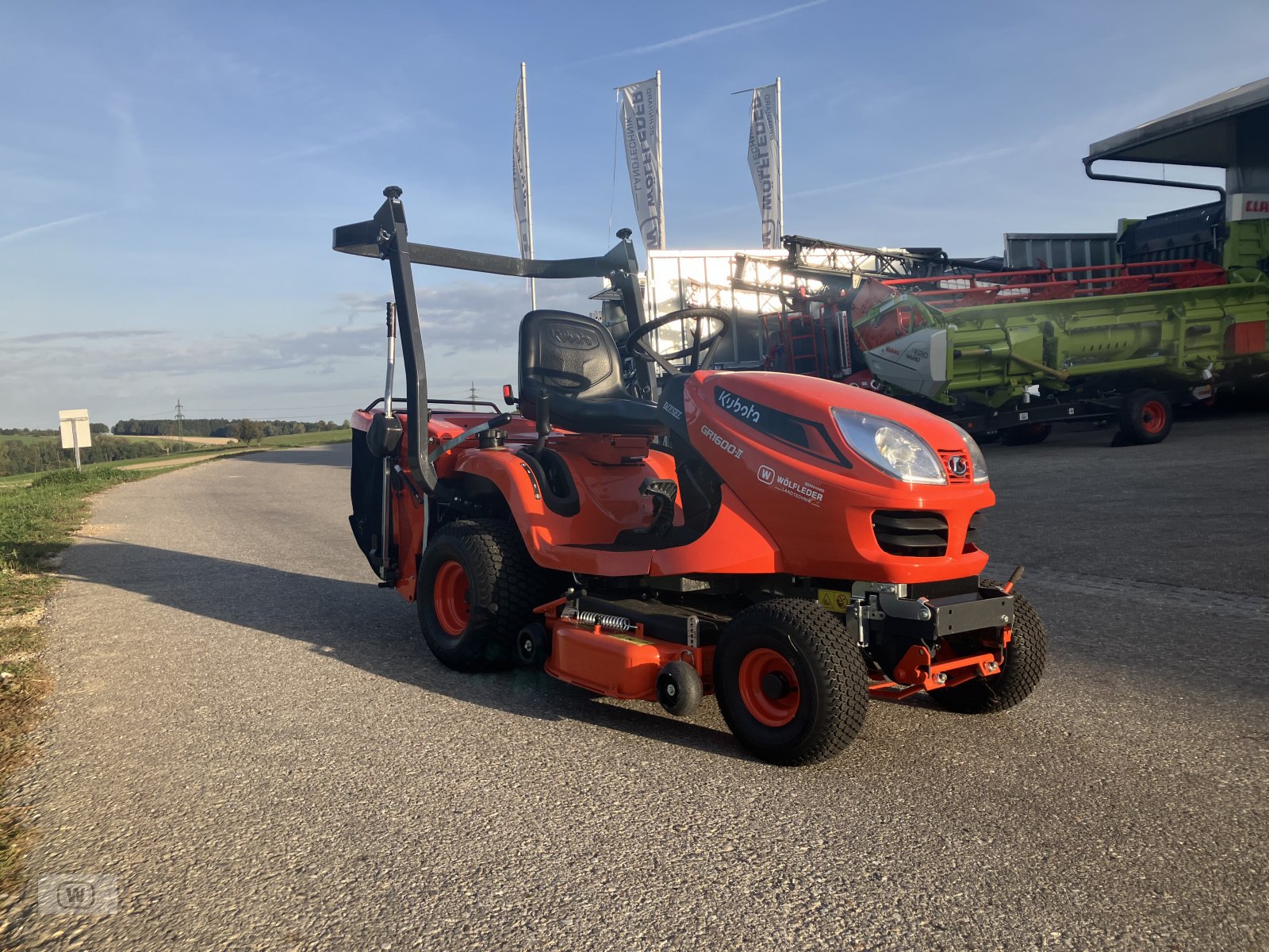 Rasentraktor of the type Kubota GR 1600, Neumaschine in Zell an der Pram (Picture 2)