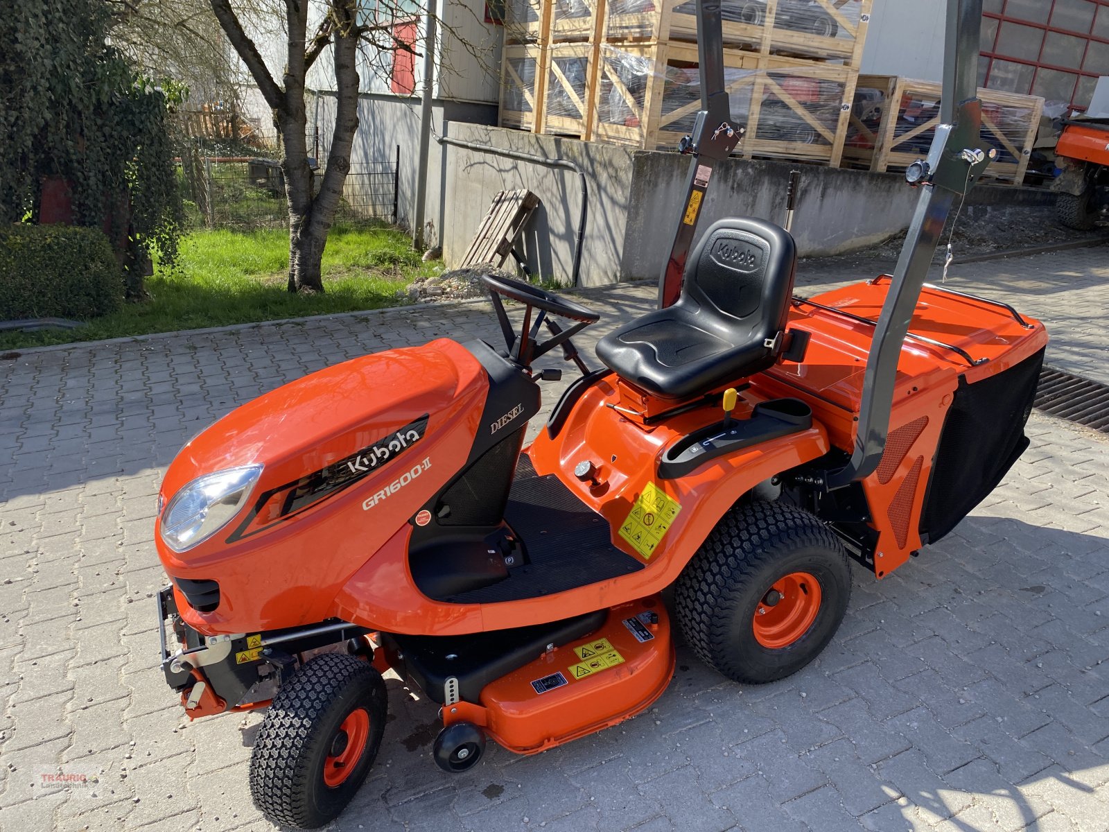 Rasentraktor van het type Kubota GR 1600, Neumaschine in Mainburg/Wambach (Foto 1)