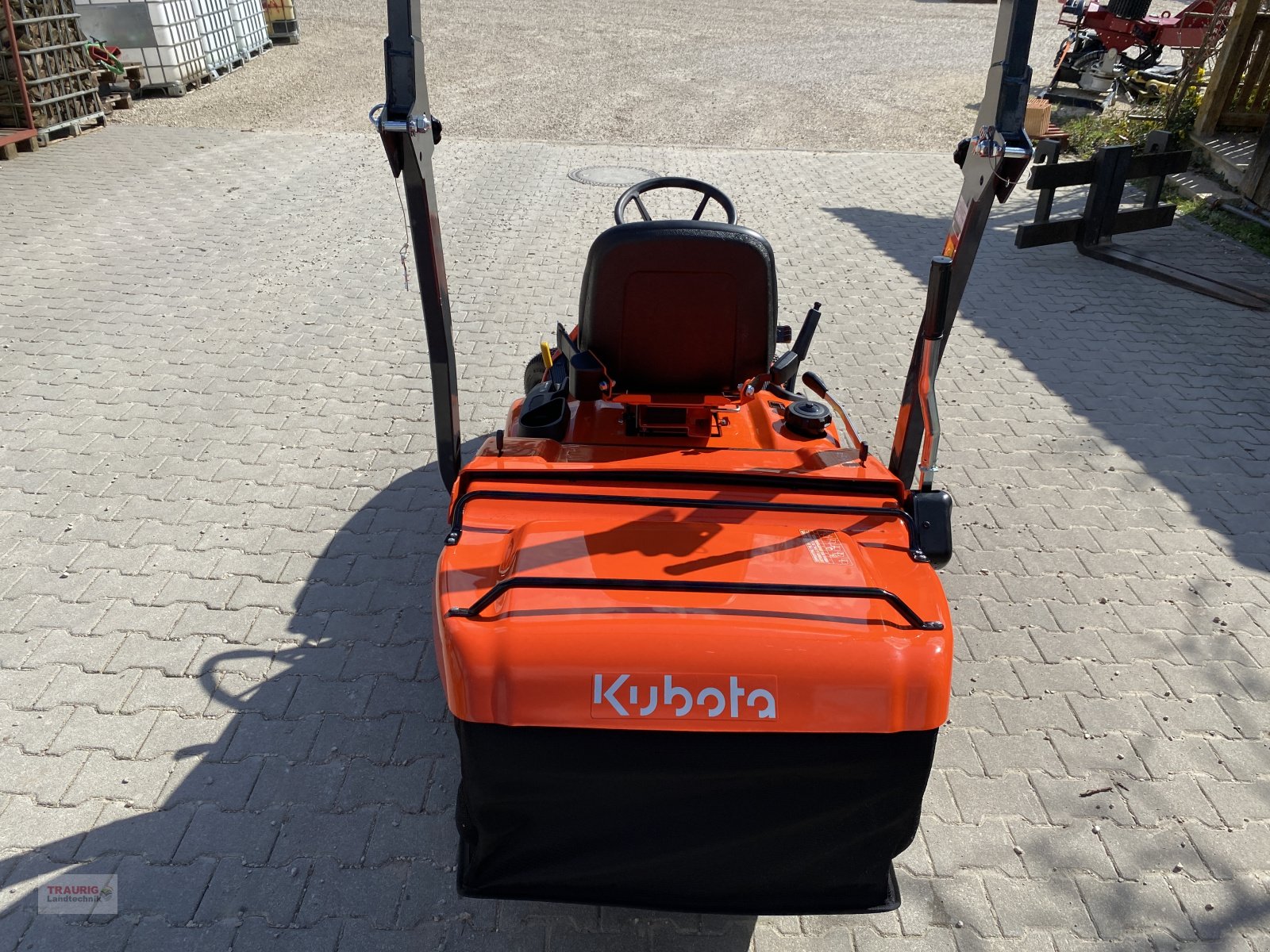 Rasentraktor van het type Kubota GR 1600, Neumaschine in Mainburg/Wambach (Foto 10)