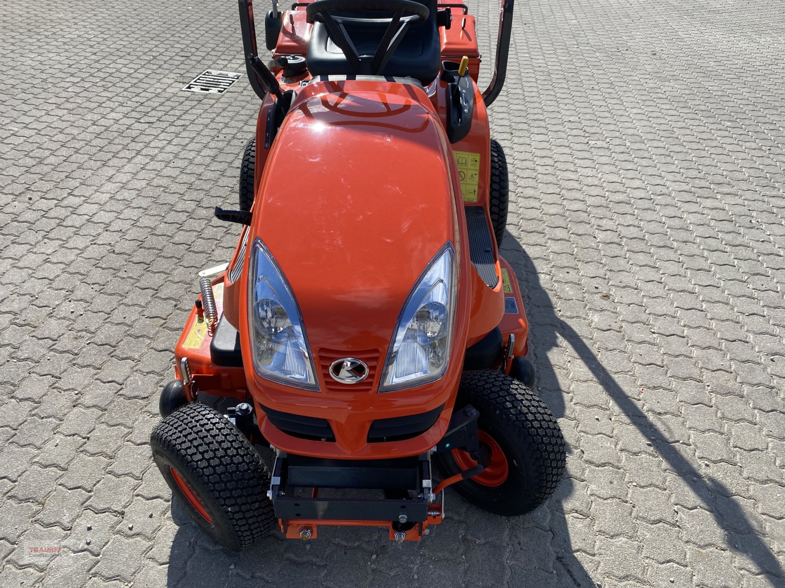 Rasentraktor van het type Kubota GR 1600, Neumaschine in Mainburg/Wambach (Foto 13)