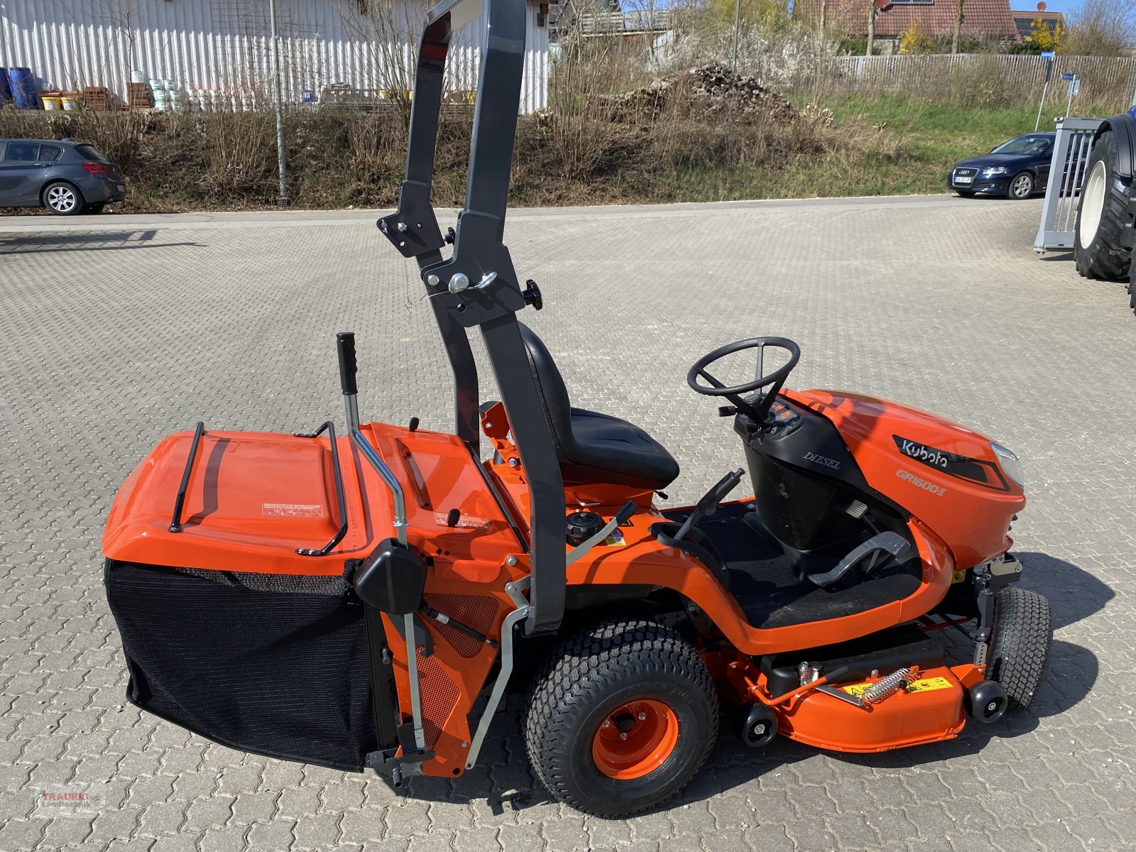 Rasentraktor van het type Kubota GR 1600, Neumaschine in Mainburg/Wambach (Foto 15)