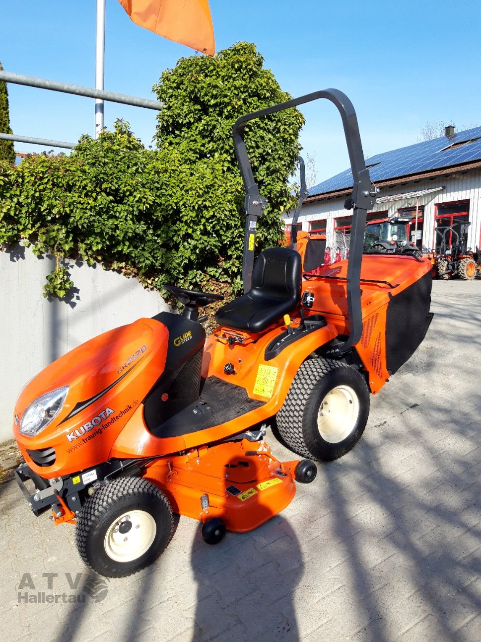 Rasentraktor van het type Kubota GR 2120, Neumaschine in Schweitenkirchen (Foto 2)