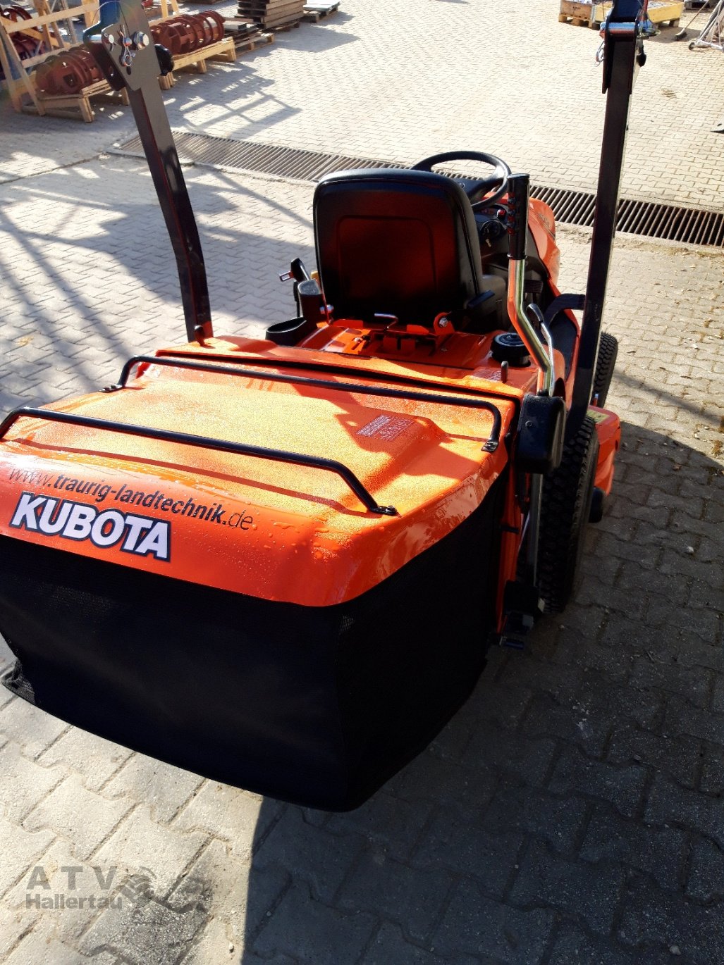 Rasentraktor van het type Kubota GR 2120, Neumaschine in Schweitenkirchen (Foto 5)