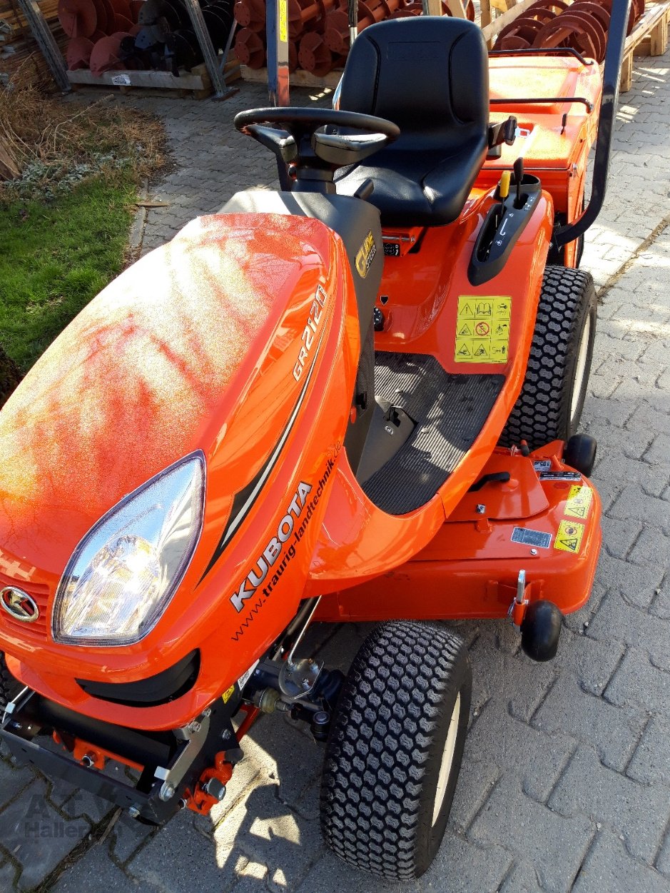 Rasentraktor van het type Kubota GR 2120, Neumaschine in Schweitenkirchen (Foto 6)