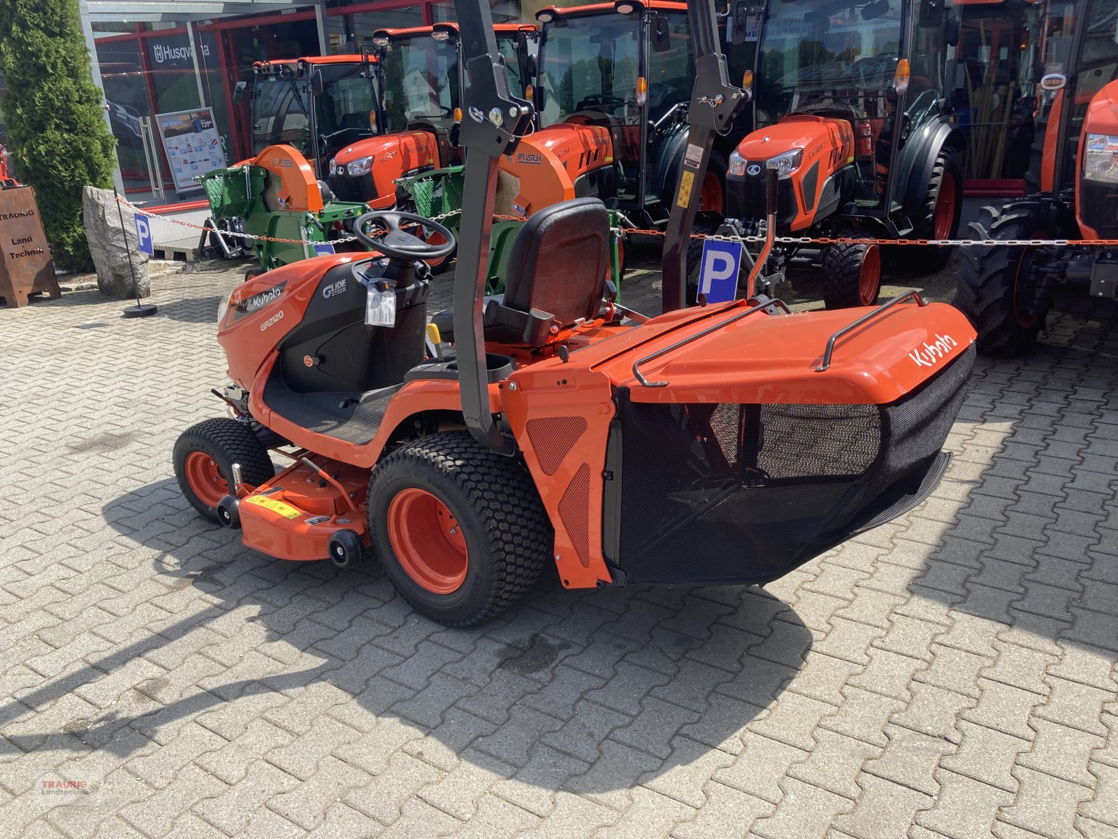 Rasentraktor typu Kubota GR 2120, Neumaschine w Mainburg/Wambach (Zdjęcie 2)