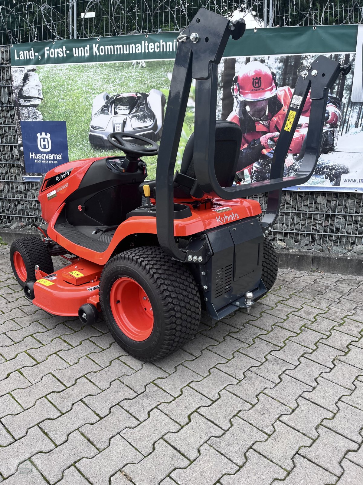 Rasentraktor van het type Kubota GR 2120, Gebrauchtmaschine in Gross-Bieberau (Foto 5)