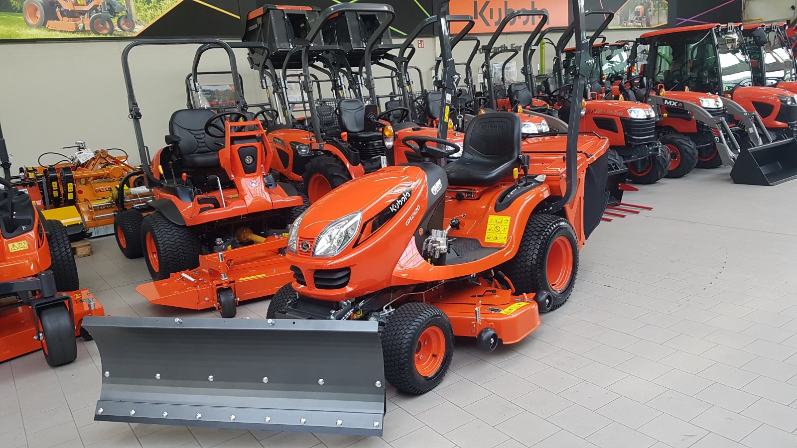 Rasentraktor typu Kubota GR2120 Allrad incl.Schneeschild, Neumaschine w Olpe (Zdjęcie 4)