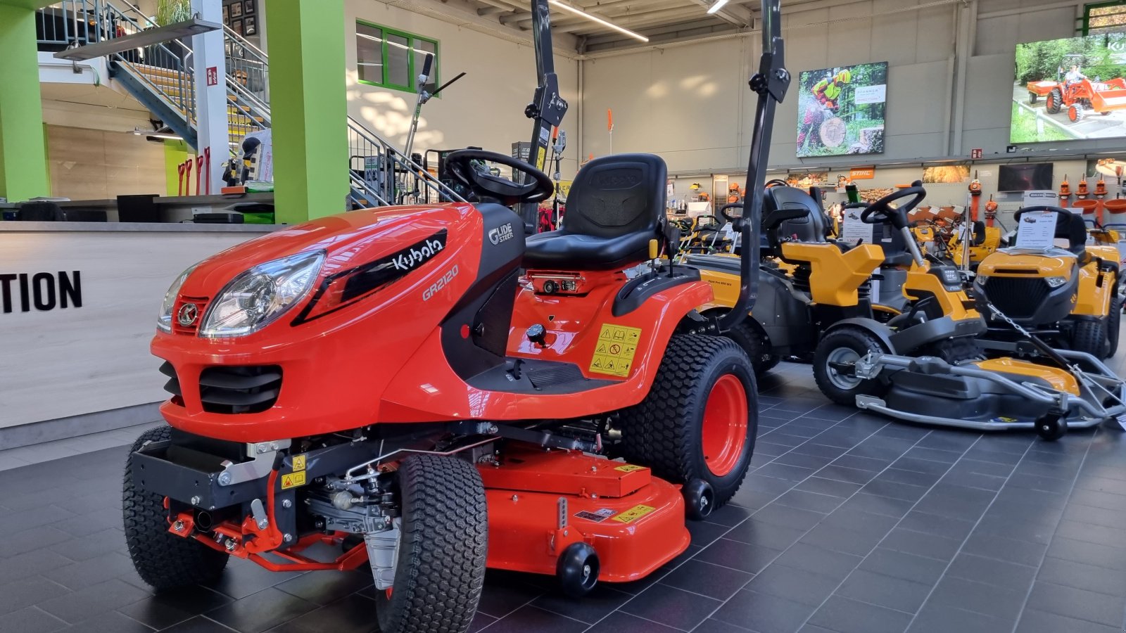 Rasentraktor от тип Kubota GR2120 S, Neumaschine в Olpe (Снимка 1)