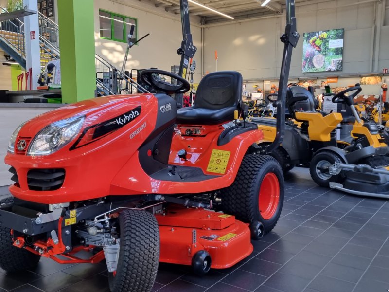 Rasentraktor of the type Kubota GR2120 S, Neumaschine in Olpe (Picture 1)