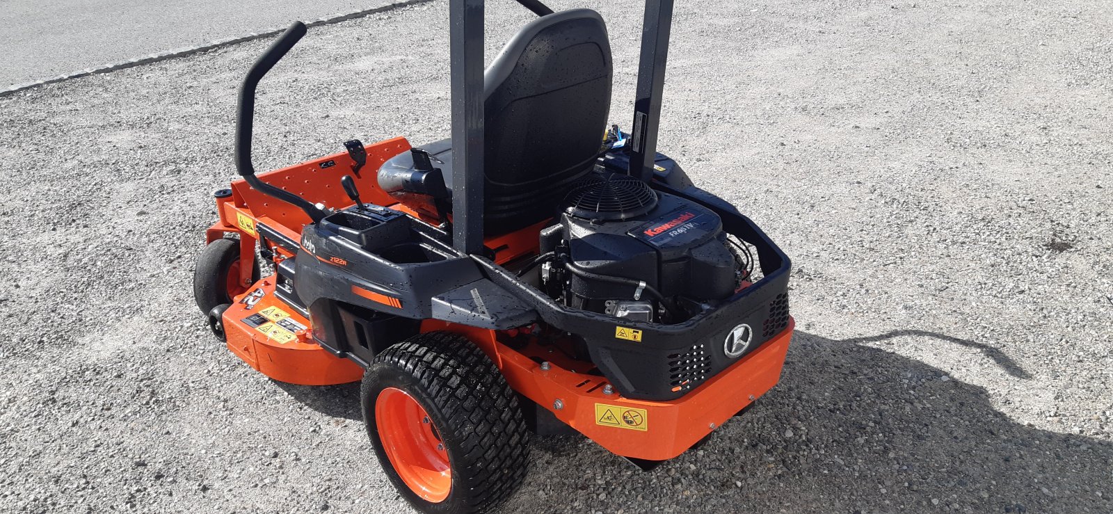 Rasentraktor van het type Kubota Z122R, Neumaschine in Höslwang (Foto 2)