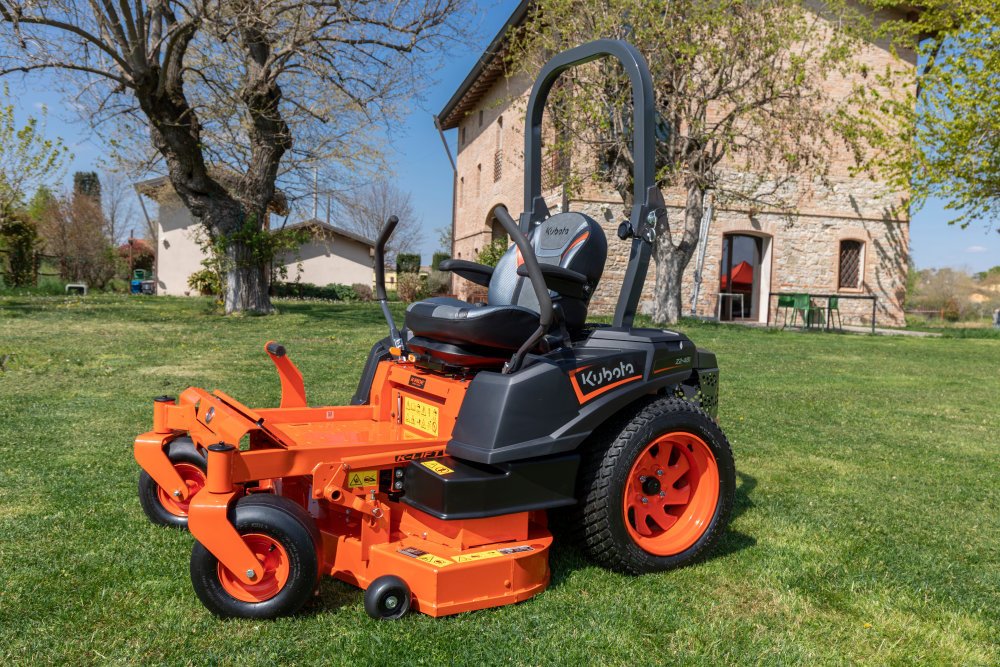 Rasentraktor van het type Kubota Z2-481, Neumaschine in Olpe (Foto 9)