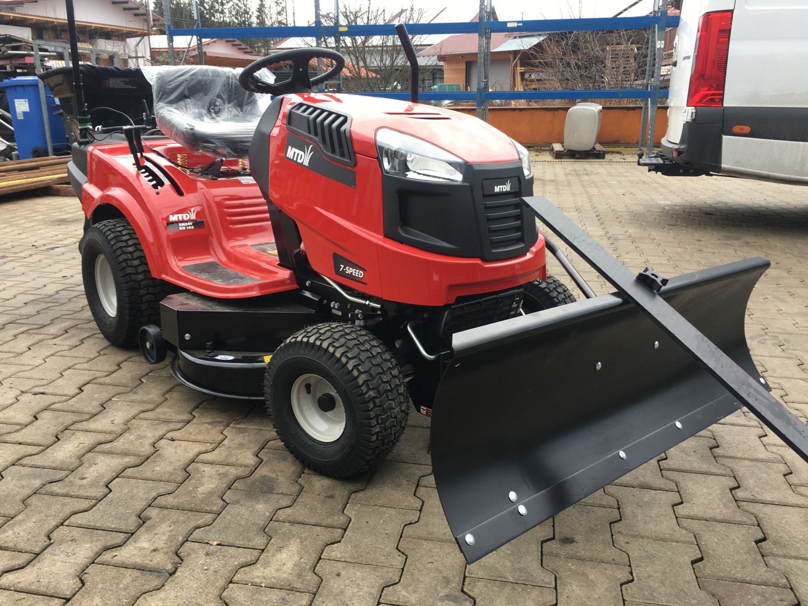 Rasentraktor del tipo MTD-Motorgeräte Smart RN 145, Neumaschine In Kochel am See (Immagine 1)