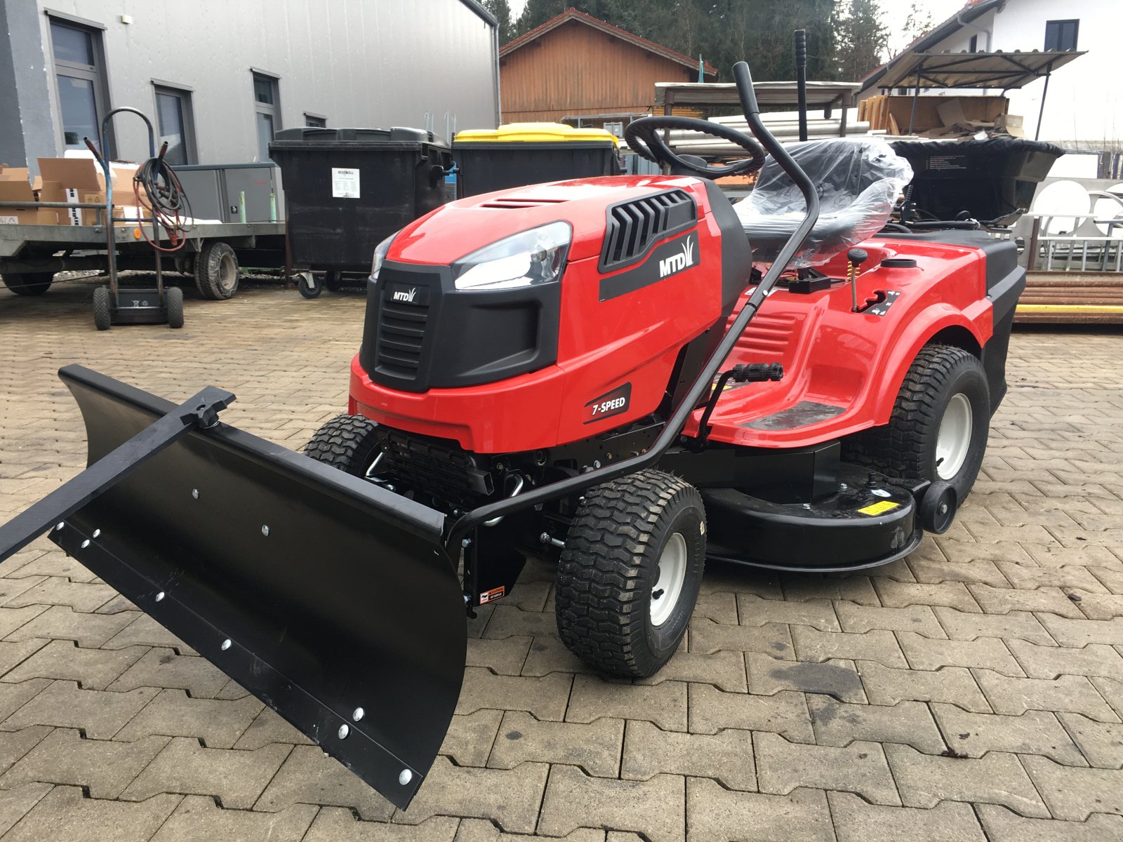 Rasentraktor del tipo MTD-Motorgeräte Smart RN 145, Neumaschine In Kochel am See (Immagine 2)