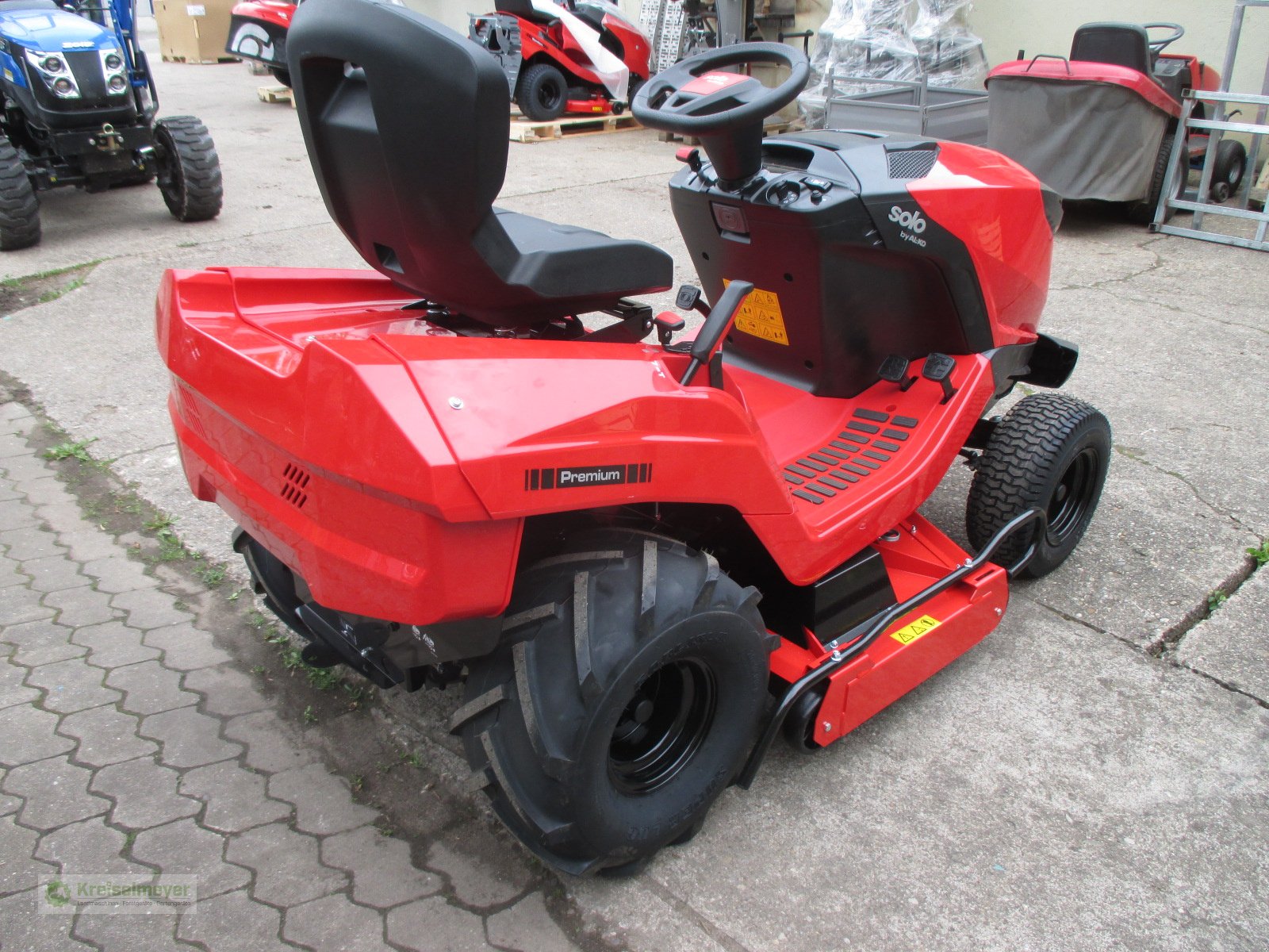 Rasentraktor van het type Solo T22-110.4 HDH-A V2 Hochgrasmäher Mulchtraktor, Neumaschine in Feuchtwangen (Foto 5)