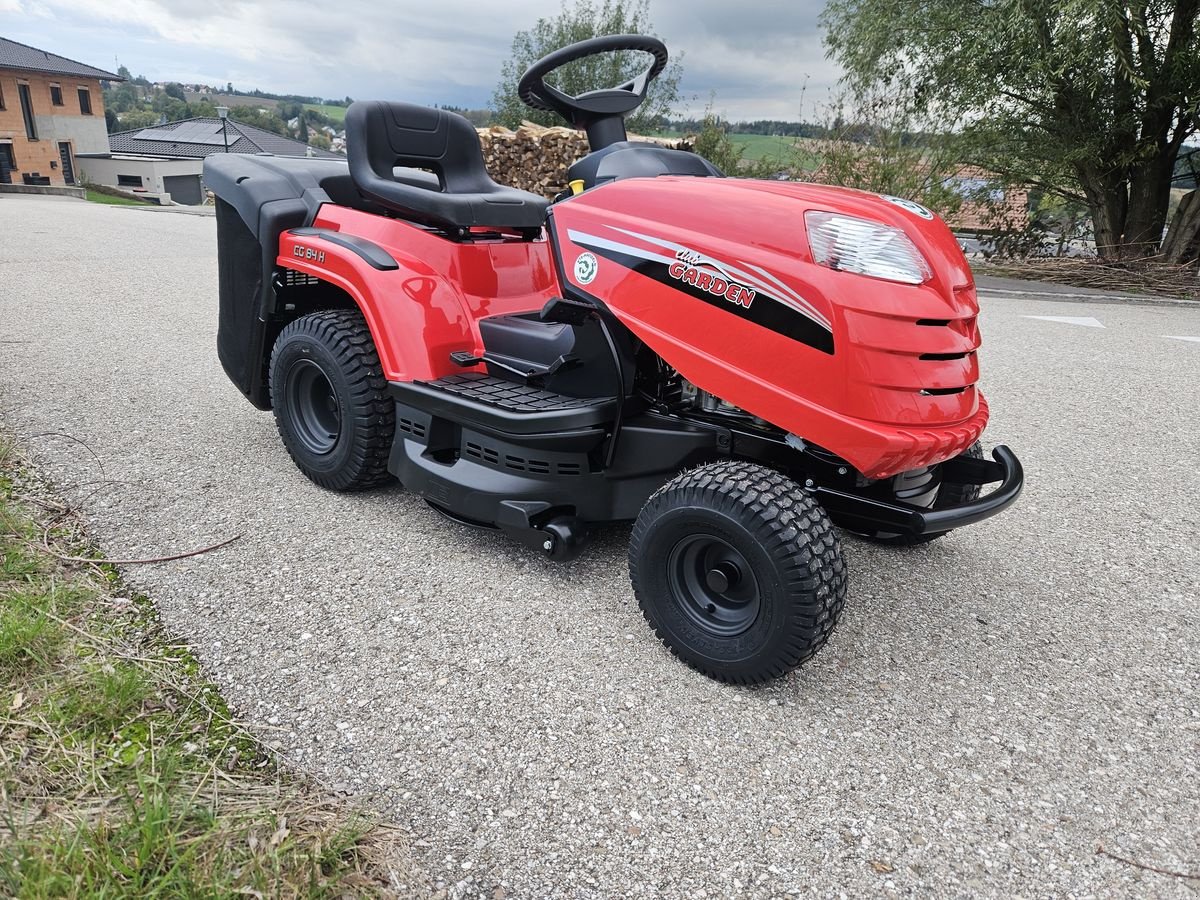 Rasentraktor van het type Stiga CG 84 H baugleich Alpina AT4 84 HA, Neumaschine in Gallspach (Foto 1)