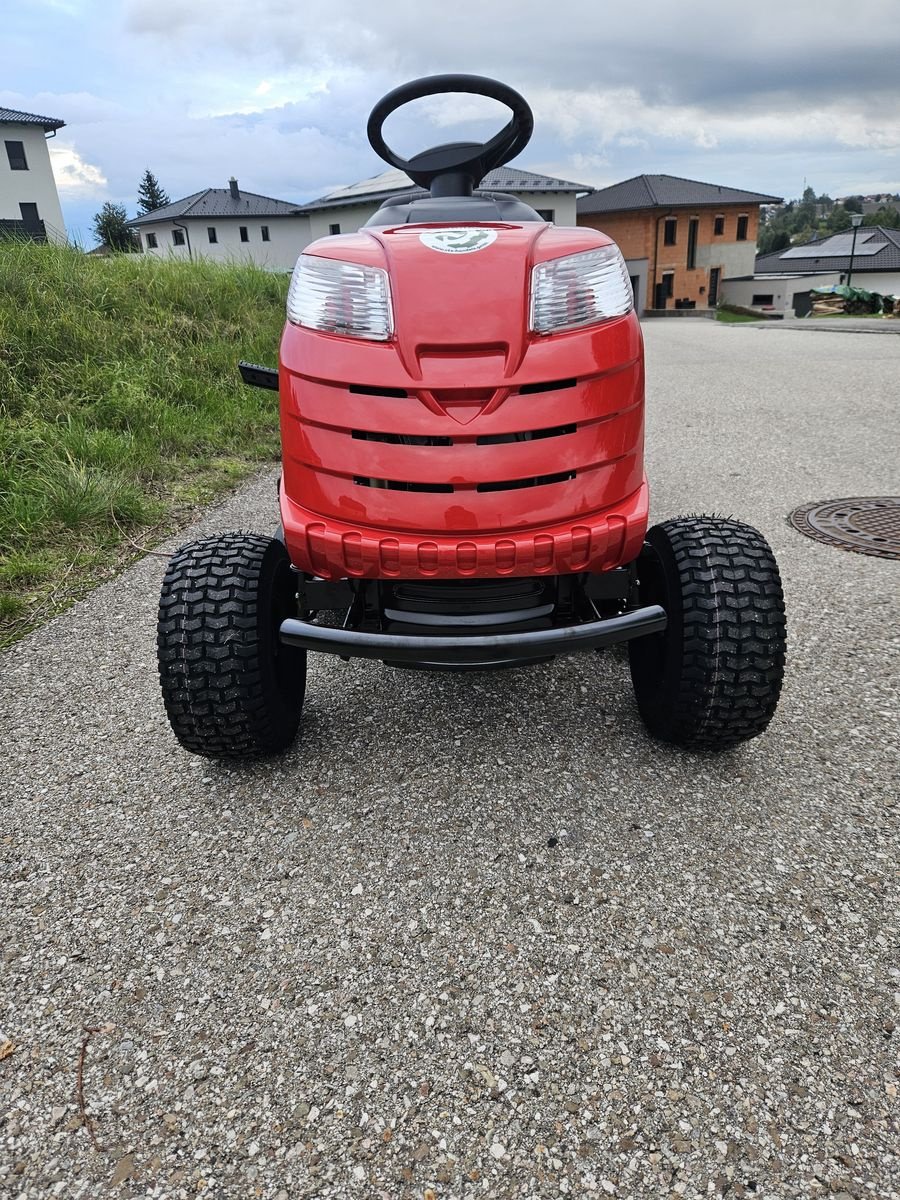 Rasentraktor of the type Stiga CG 84 H baugleich Alpina AT4 84 HA, Neumaschine in Gallspach (Picture 31)