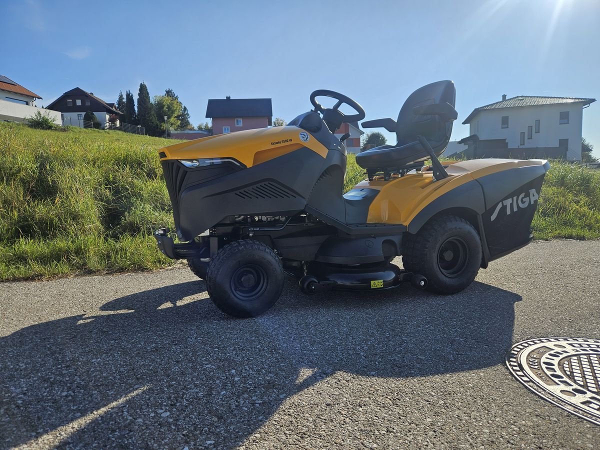 Rasentraktor des Typs Stiga Estate 9102W (Hondamotor), Neumaschine in Gallspach (Bild 29)