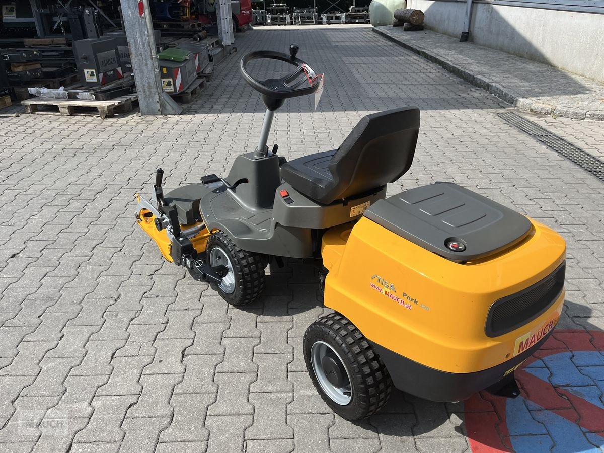 Rasentraktor typu Stiga Park Comfort 120 V302, Gebrauchtmaschine v Burgkirchen (Obrázek 4)