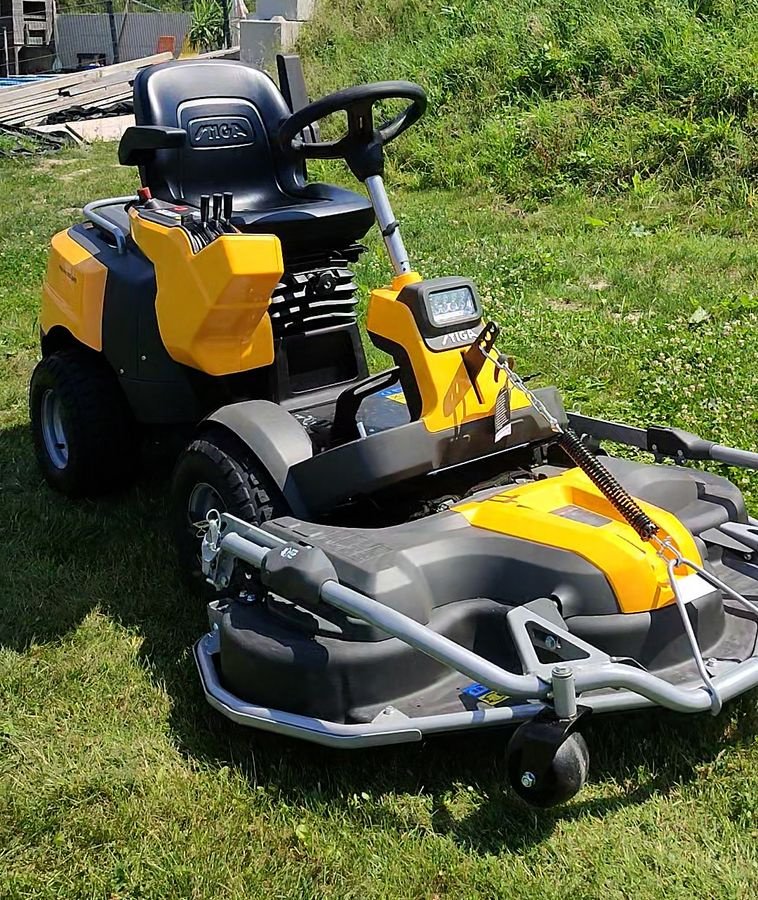 Rasentraktor van het type Stiga Park Pro 900 AWX inkl. Mähdeck 125cm, Neumaschine in Gallspach (Foto 1)