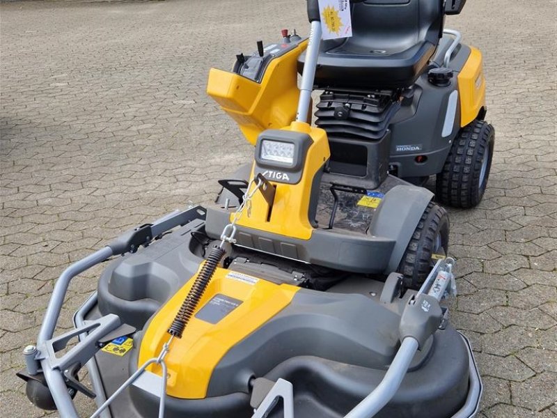 Rasentraktor типа Stiga Park PRO 900 WX 4WD - Servo - 2 cyl.motor, Gebrauchtmaschine в Sørvad