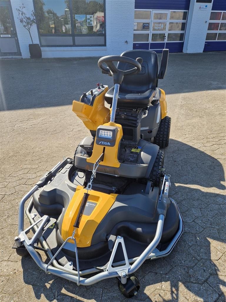 Rasentraktor a típus Stiga Park PRO 900 WX 4WD - Servo - 2 cyl.motor, Gebrauchtmaschine ekkor: Sørvad (Kép 1)