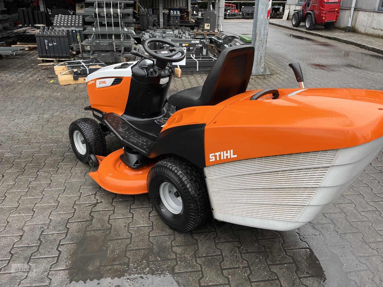 Rasentraktor du type Stihl 6127ZL jung gebraucht 70h, Gebrauchtmaschine en Burgkirchen (Photo 7)