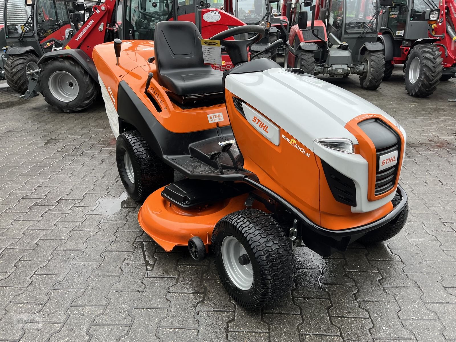 Rasentraktor du type Stihl 6127ZL jung gebraucht 70h, Gebrauchtmaschine en Burgkirchen (Photo 1)