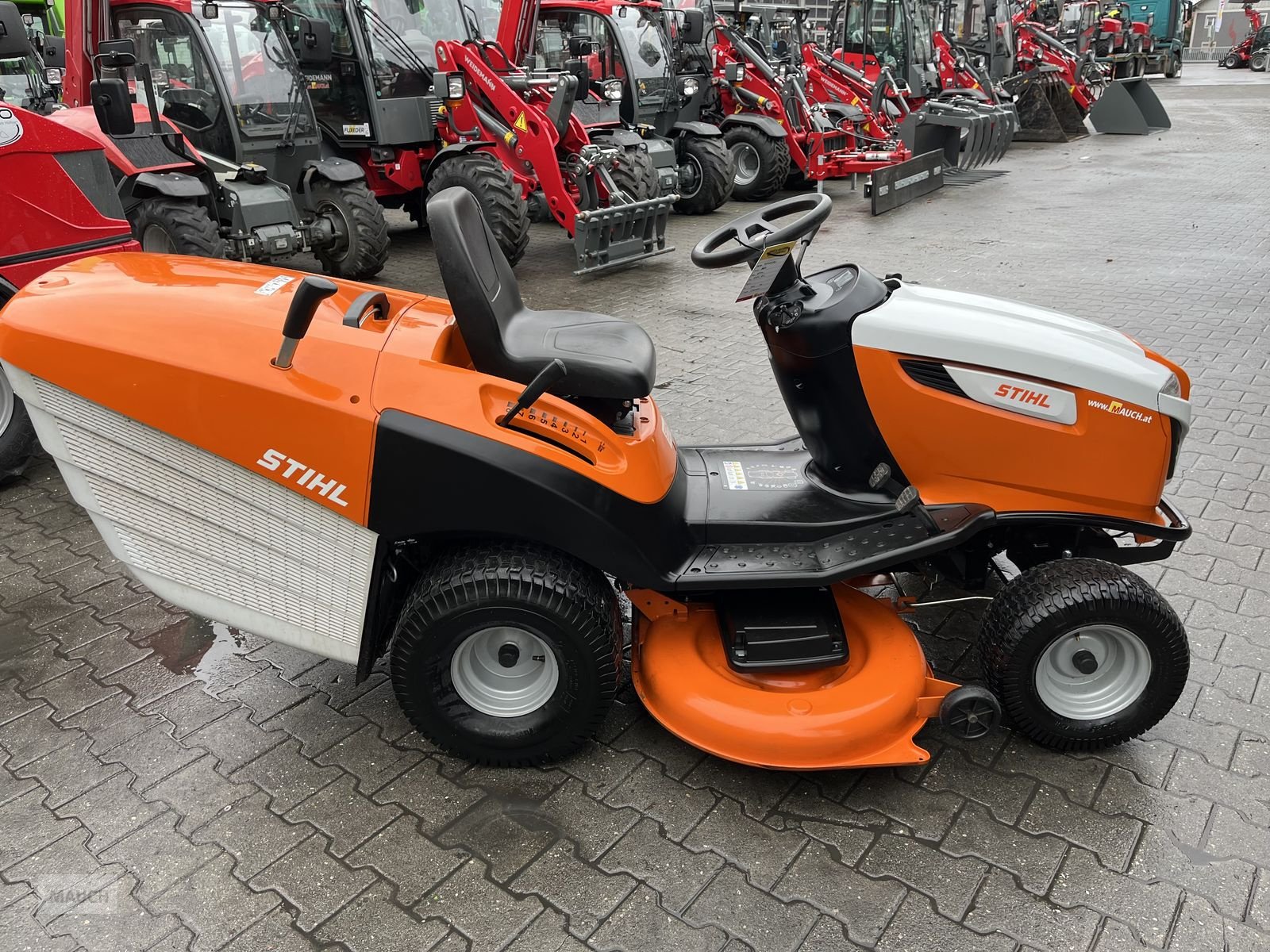 Rasentraktor typu Stihl 6127ZL jung gebraucht 70h, Gebrauchtmaschine v Burgkirchen (Obrázok 9)