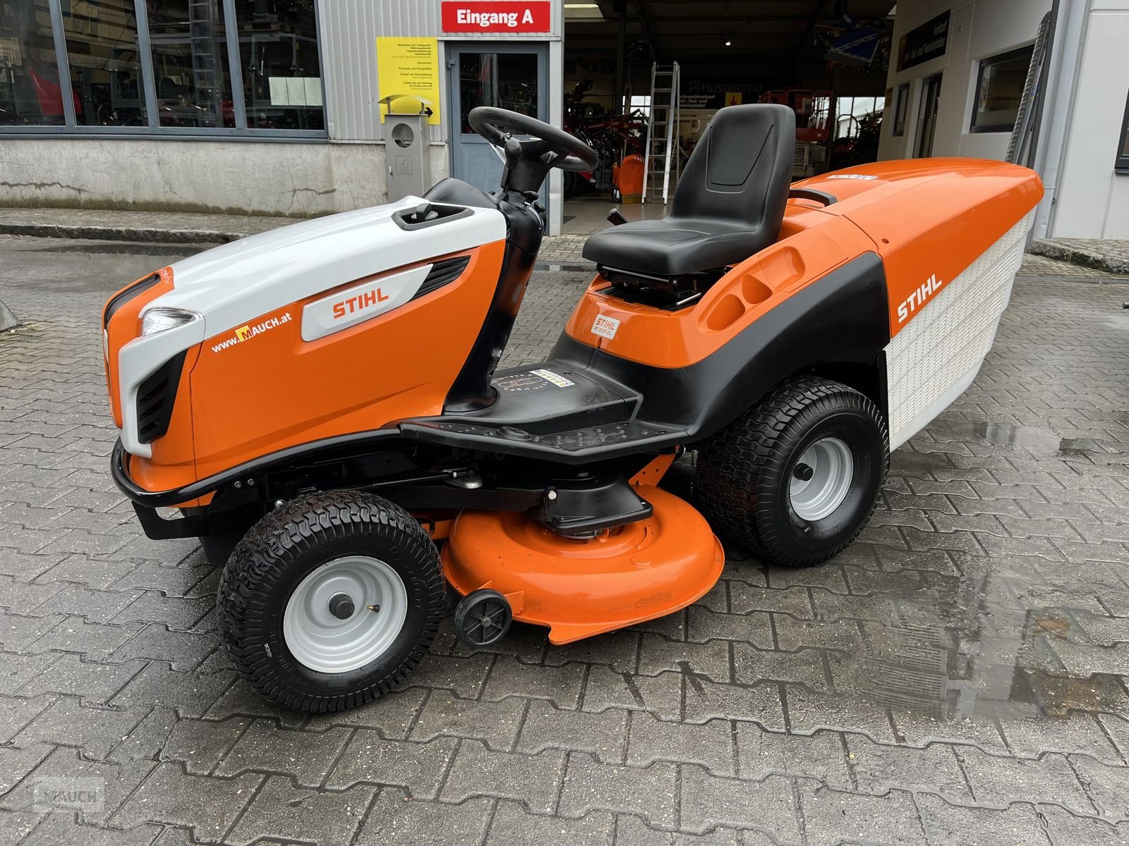 Rasentraktor du type Stihl 6127ZL jung gebraucht 70h, Gebrauchtmaschine en Burgkirchen (Photo 2)