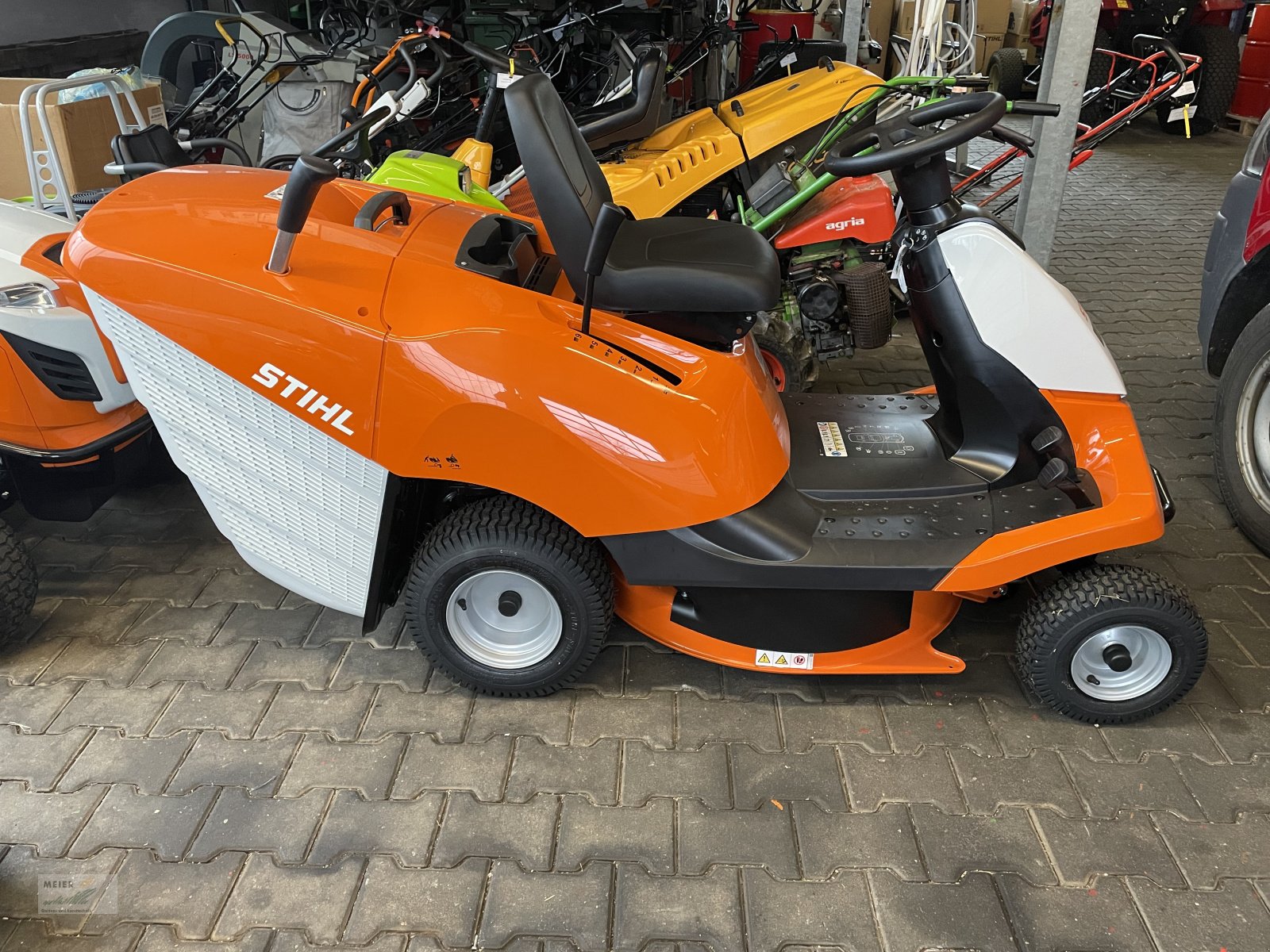 Rasentraktor του τύπου Stihl RT 4082, Neumaschine σε Hersbruck (Φωτογραφία 1)