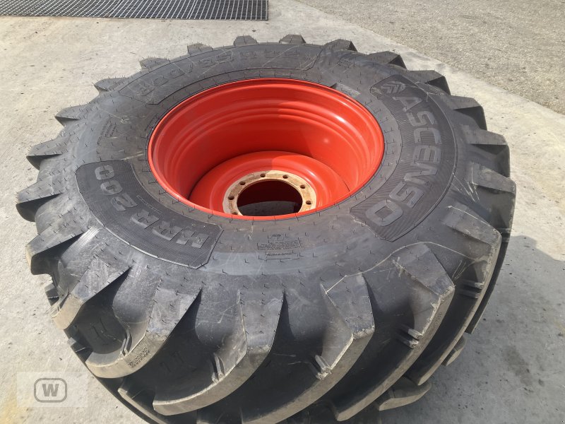 Reifen tipa Ascenso 800/65R32, Neumaschine u Zell an der Pram (Slika 1)