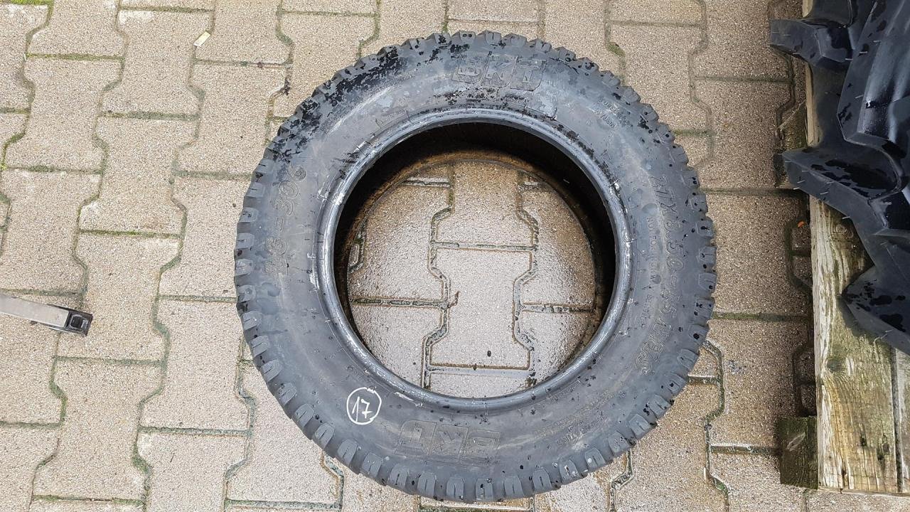 Reifen typu BKT 27x8.50-15NHS x1, Gebrauchtmaschine v Zweibrücken (Obrázek 1)