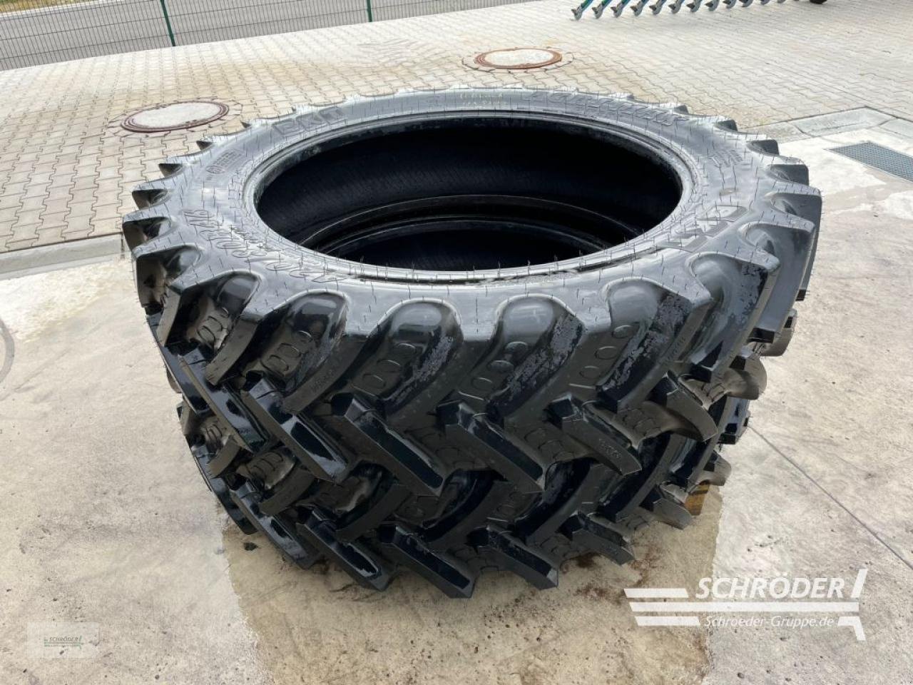 Reifen του τύπου BKT 2X 420/80 R46, Gebrauchtmaschine σε Wildeshausen (Φωτογραφία 1)