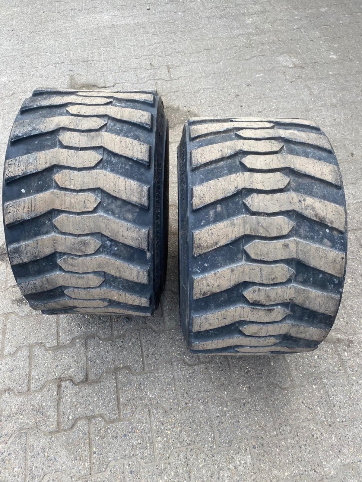 Reifen tip BKT 31X15.5-15 MED TRUCK, Gebrauchtmaschine in Tim (Poză 1)