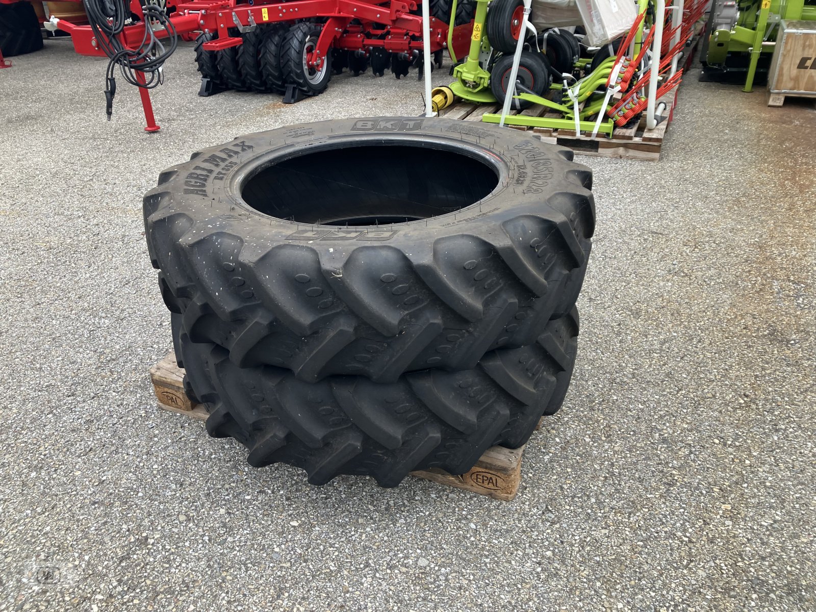 Reifen tipa BKT 320/85R28, Gebrauchtmaschine u Zell an der Pram (Slika 2)