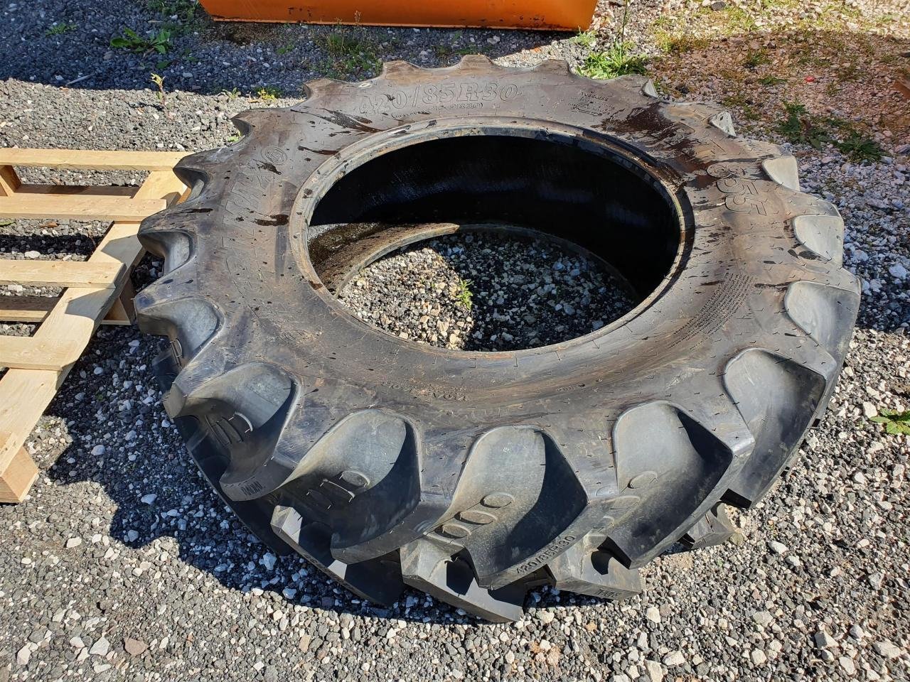 Reifen tipa BKT 420/85R30, Gebrauchtmaschine u Zweibrücken (Slika 1)