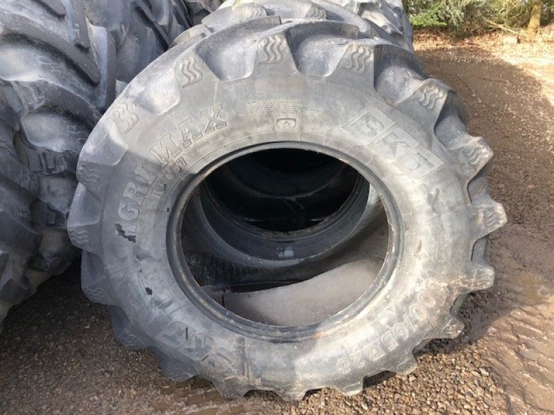 Reifen от тип BKT 600/65 R28, Gebrauchtmaschine в Gjerlev J. (Снимка 3)