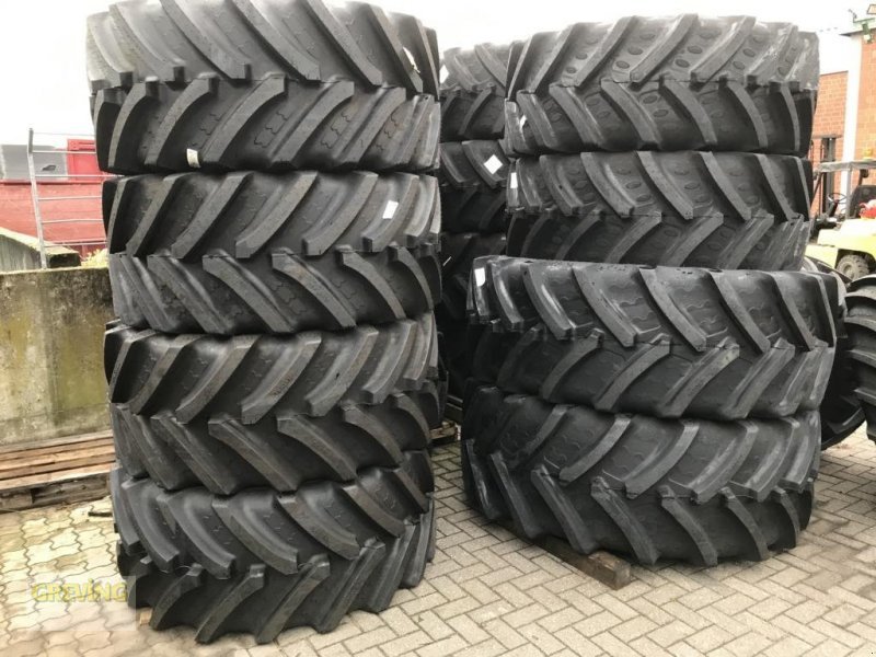 Reifen des Typs BKT 600/65R28, Neumaschine in Nottuln (Bild 1)