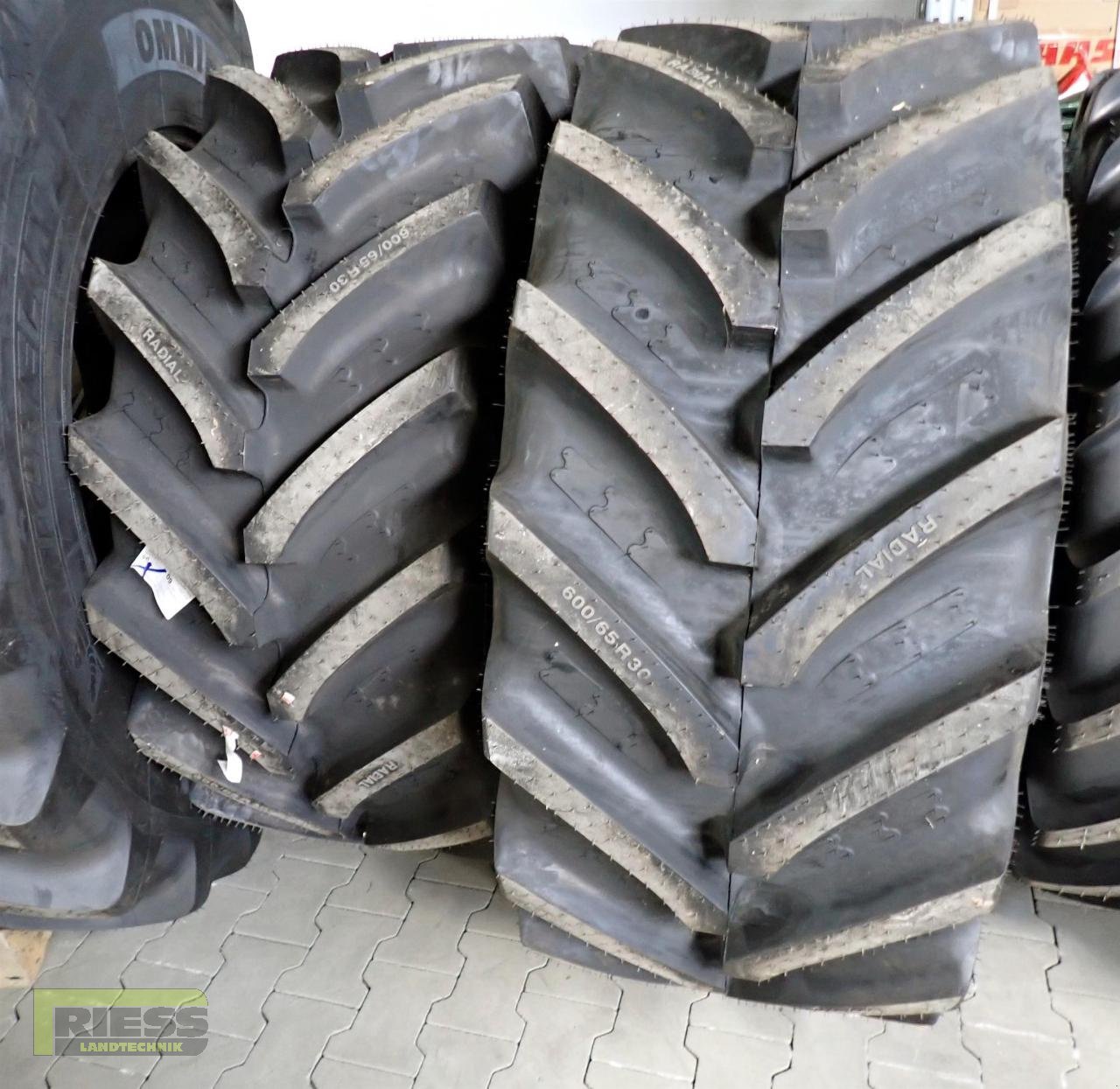 Reifen typu BKT 600/65R30 AGRIMAX RT 657 BKT  2 Stk., Neumaschine w Homberg (Ohm) - Maulbach (Zdjęcie 6)