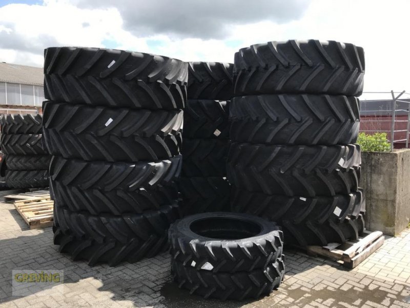 Reifen des Typs BKT 710/70R38, Neumaschine in Nottuln (Bild 2)