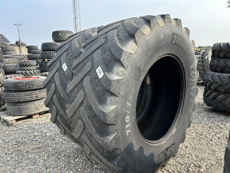 Reifen от тип BKT 710/75R42, Gebrauchtmaschine в Rødekro (Снимка 1)