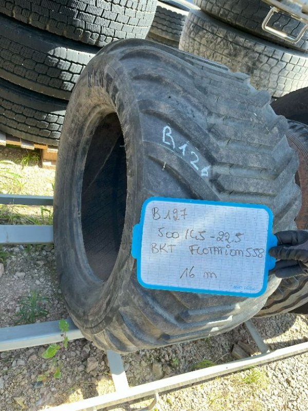 Reifen del tipo BKT FLOTATION 558, Gebrauchtmaschine en Montpellier (Imagen 1)